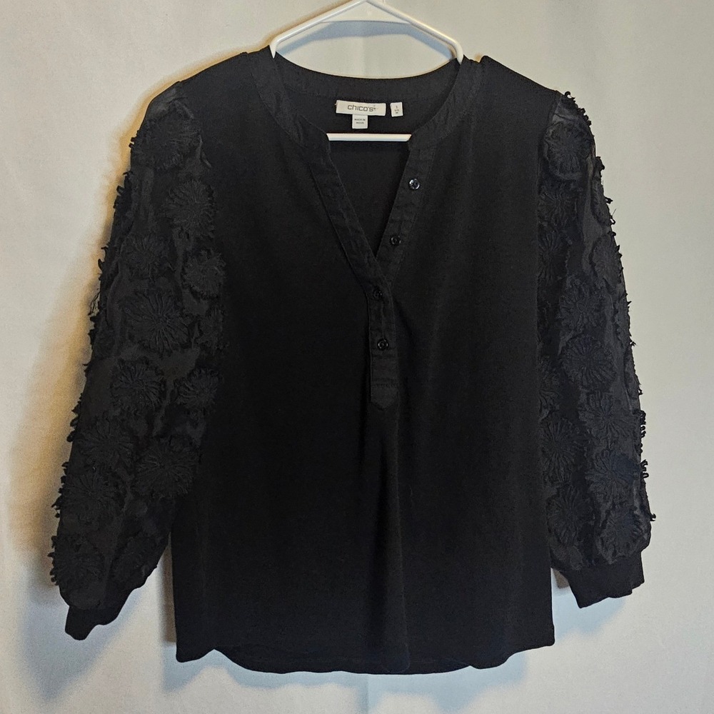 Chicos Black Floral Applique Sleeve Henley Blouse Top Medium M‎ boho art to wear